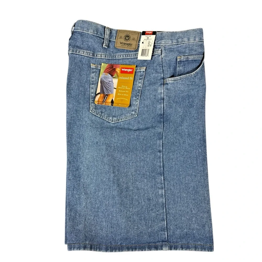 Wrangler Men's Relaxed Fit Denim Bermuda Shorts, 100% Cotton - Size 44‎